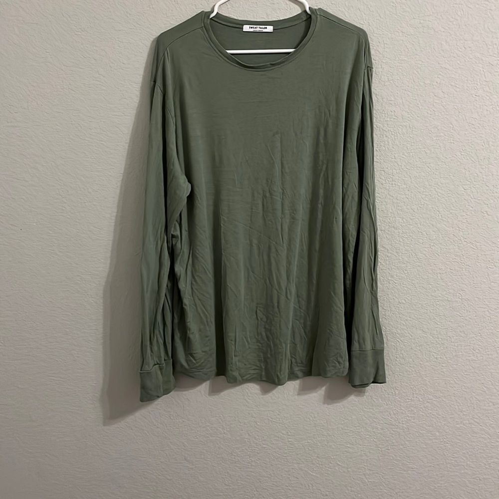 Camo green sweat tailor long sleeve.